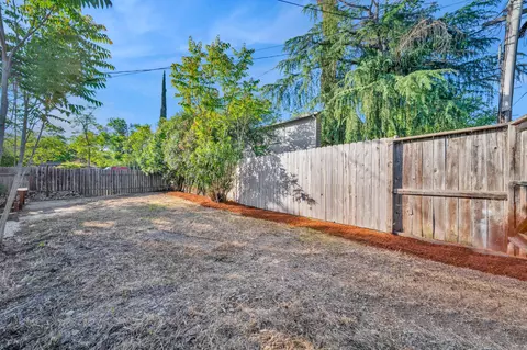 Exterior - 855 State St, Redding, CA 96001 photo 17 of 20