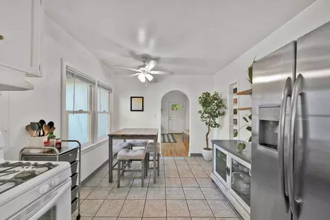 Entry Way - 855 State St, Redding, CA 96001 photo 2 of 2