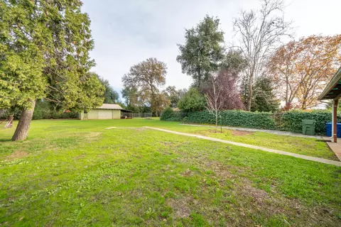 Exterior - 1209 C St, Redding, CA 96002 photo 12 of 14