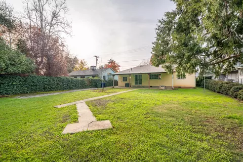 Exterior - 1209 C St, Redding, CA 96002 photo 11 of 14