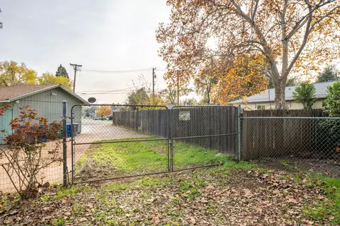 Exterior - 1209 C St, Redding, CA 96002 photo 1 of 14