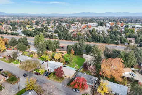 View/Area - 1209 C St, Redding, CA 96002 photo 2 of 3