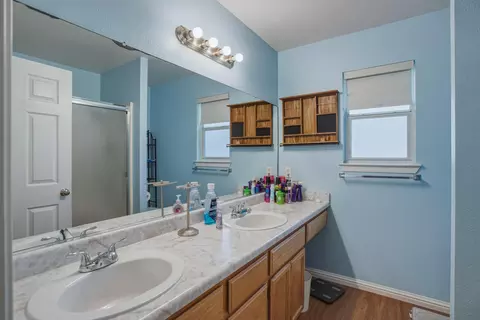 Bath - 2944 Silo Ct, Anderson, CA 96007 photo 1 of 1