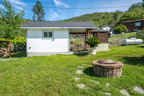 Exterior - 22151 Ravine Ct, Redding, CA 96003 photo 7 of 11