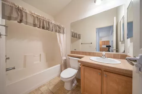 Bath - 22151 Ravine Ct, Redding, CA 96003 photo 2 of 2