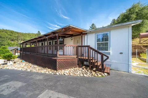 22151 Ravine Ct, Redding, CA 96003