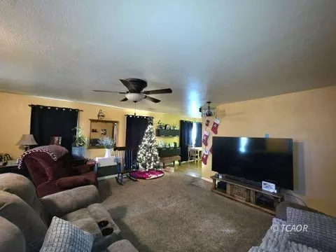 Living - 134 W Humboldt St, Hayfork, CA 96041 photo 7 of 9