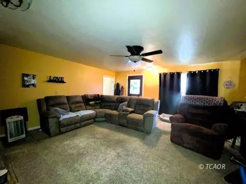Living - 134 W Humboldt St, Hayfork, CA 96041 photo 9 of 9