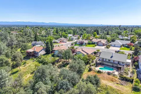 View/Area - 2736 Crystal Tree Dr, Redding, CA 96001 photo 7 of 16