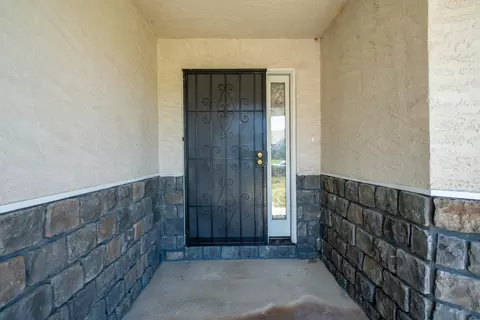 Entry Way - 2736 Crystal Tree Dr, Redding, CA 96001 photo 1 of 2