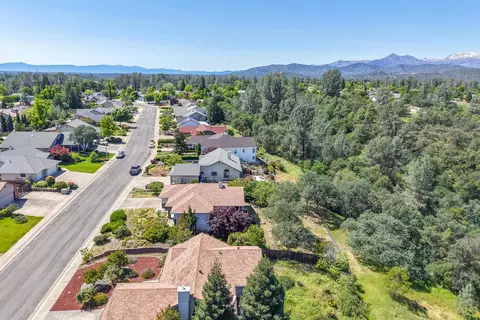 View/Area - 2736 Crystal Tree Dr, Redding, CA 96001 photo 10 of 16
