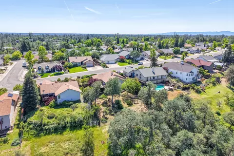 View/Area - 2736 Crystal Tree Dr, Redding, CA 96001 photo 9 of 16