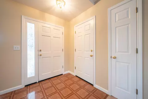 Entry Way - 2736 Crystal Tree Dr, Redding, CA 96001 photo 2 of 2