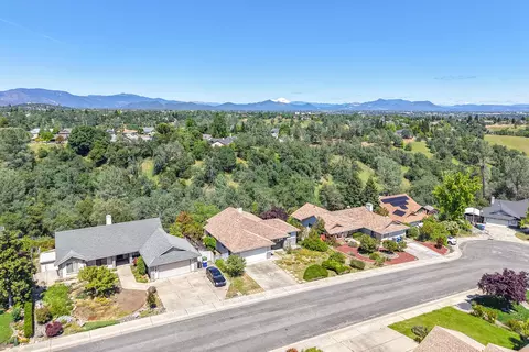 View/Area - 2736 Crystal Tree Dr, Redding, CA 96001 photo 5 of 16
