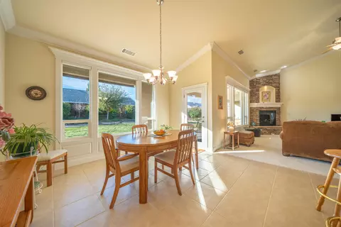 Dining - 2318 Crescent Moon Ct, Redding, CA 96001 photo 3 of 3