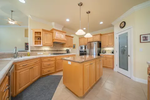 Kitchen - 2318 Crescent Moon Ct, Redding, CA 96001 photo 1 of 8