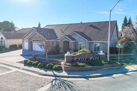 View/Area - 2318 Crescent Moon Ct, Redding, CA 96001 photo 1 of 7