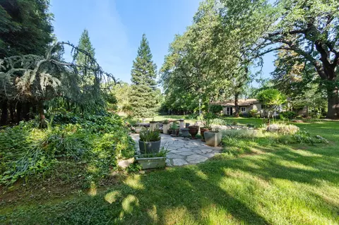 Exterior - 1363 College View Dr, Redding, CA 96003 photo 12 of 41