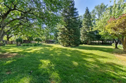 Exterior - 1363 College View Dr, Redding, CA 96003 photo 30 of 41