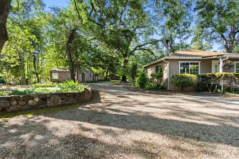 Exterior - 1363 College View Dr, Redding, CA 96003 photo 23 of 41