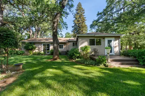 Exterior - 1363 College View Dr, Redding, CA 96003 photo 6 of 41