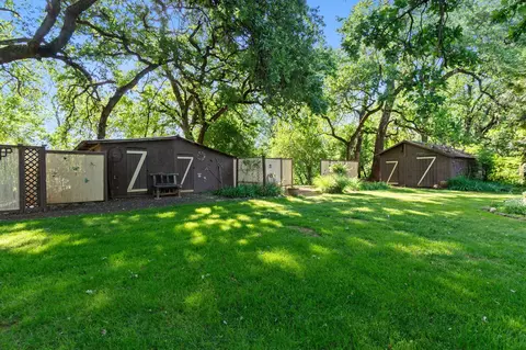Exterior - 1363 College View Dr, Redding, CA 96003 photo 10 of 41