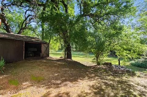 Exterior - 1363 College View Dr, Redding, CA 96003 photo 16 of 41