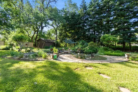 Exterior - 1363 College View Dr, Redding, CA 96003 photo 13 of 41