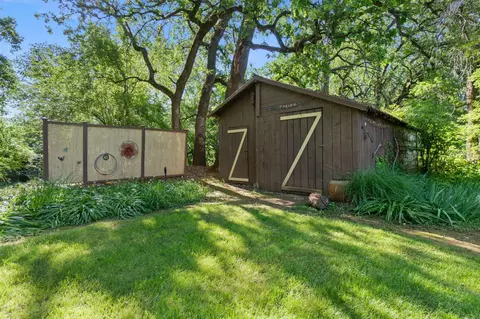 Exterior - 1363 College View Dr, Redding, CA 96003 photo 4 of 41