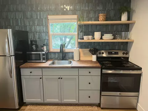 Kitchen - 2255 North St, Redding, CA 96001 photo 2 of 6