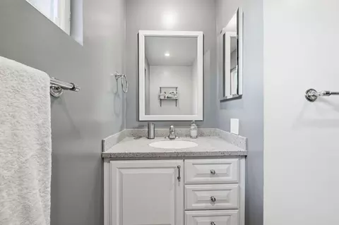 Bath - 1570 Douglass St, Red Bluff, CA 96080 photo 1 of 4