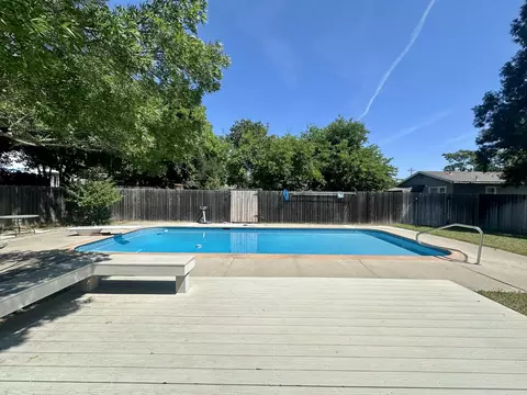 Exterior - 1570 Douglass St, Red Bluff, CA 96080 photo 4 of 6