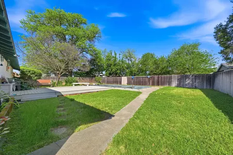 Exterior - 1570 Douglass St, Red Bluff, CA 96080 photo 3 of 6