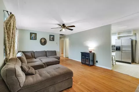 Living - 2668 Yana Ave, Redding, CA 96002 photo 2 of 3