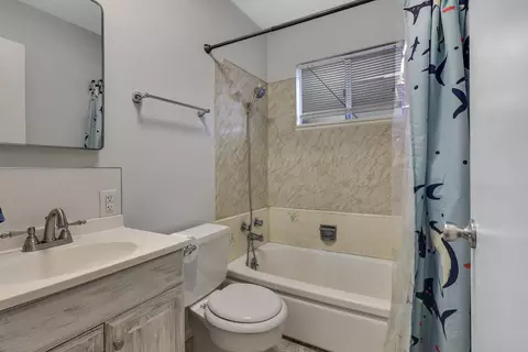 Bath - 2668 Yana Ave, Redding, CA 96002 photo 1 of 2