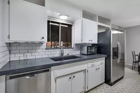 Kitchen - 2668 Yana Ave, Redding, CA 96002 photo 3 of 3
