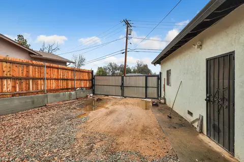 Exterior - 2668 Yana Ave, Redding, CA 96002 photo 7 of 8