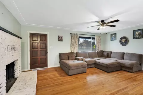 Living - 2668 Yana Ave, Redding, CA 96002 photo 1 of 3