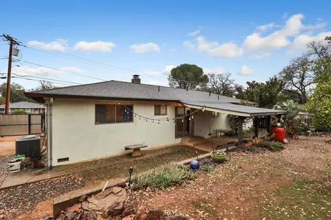 Exterior - 2668 Yana Ave, Redding, CA 96002 photo 6 of 8