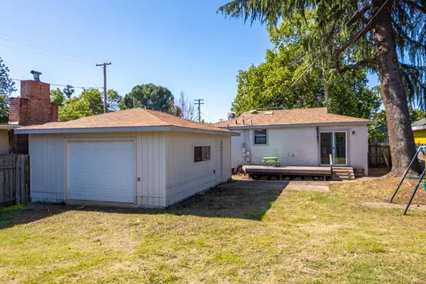 Exterior - 1012 State St, Redding, CA 96001 photo 1 of 11