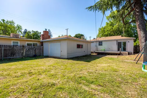Exterior - 1012 State St, Redding, CA 96001 photo 3 of 11