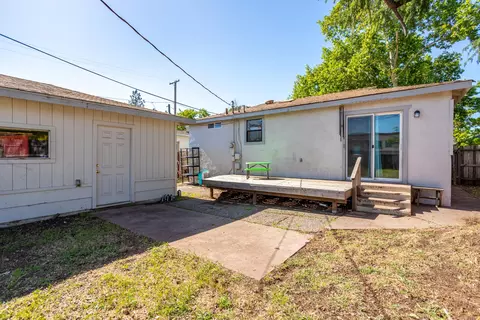 Exterior - 1012 State St, Redding, CA 96001 photo 8 of 11