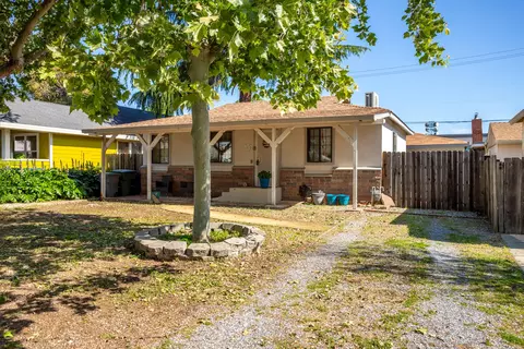 Exterior - 1012 State St, Redding, CA 96001 photo 7 of 12