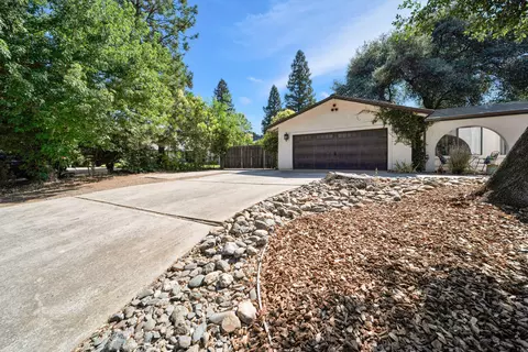 Exterior - 7067 Tucker Ln, Redding, CA 96002 photo 4 of 15