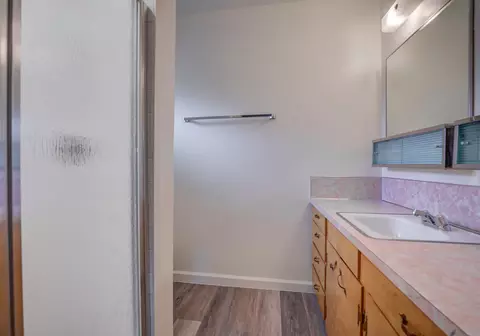 Bath - 1228 Ledell Dr, Redding, CA 96002 photo 4 of 4