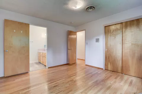 Bedroom - 1228 Ledell Dr, Redding, CA 96002 photo 6 of 8