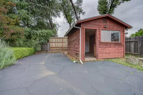 Exterior - 1228 Ledell Dr, Redding, CA 96002 photo 12 of 17