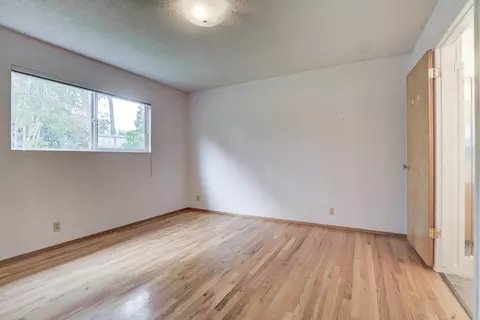 Bedroom - 1228 Ledell Dr, Redding, CA 96002 photo 4 of 8