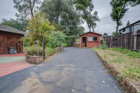 Exterior - 1228 Ledell Dr, Redding, CA 96002 photo 11 of 17