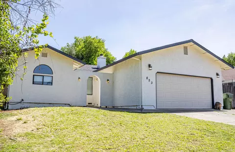 823 Spaniel Dr, Redding, CA 96003
